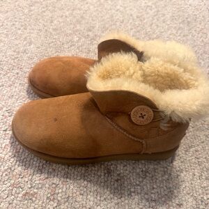 UGG Tan Ankle Boots with Cream Fur Lining